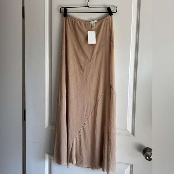 H&M Beige Sheer Mesh Long Skirt - Picture 10 of 10